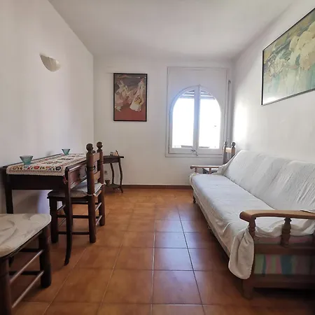 Casa Espaciosa De 10 Pers. Con Terraza, Cerca De La Playa Y Area De Entretenimiento En - Es-89-138 * Llança