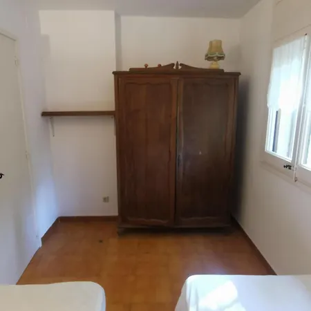 Casa Espaciosa De 10 Pers. Con Terraza, Cerca De La Playa Y Area De Entretenimiento En - Es-89-138