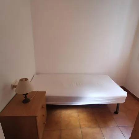 Casa Espaciosa De 10 Pers. Con Terraza, Cerca De La Playa Y Area De Entretenimiento En - Es-89-138 度假居 *